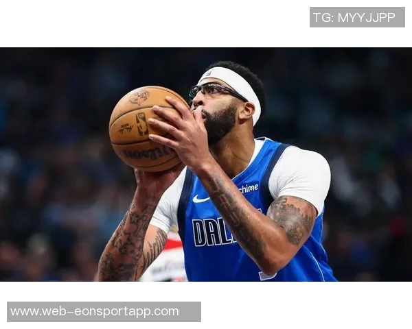 明天独行侠主场对决尼克斯加福德与莱夫利预计将会出战 明天独行侠主场对决尼克斯加福德与莱夫利预计将会出战