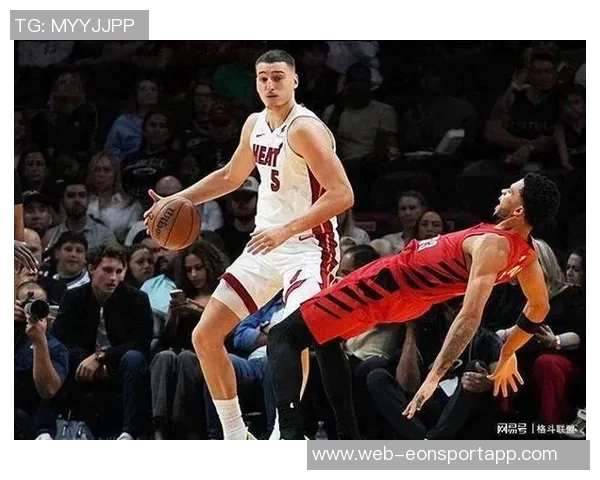 约维奇称赞鲍威尔得分能力出众认为他是顶尖得分手 约维奇称赞鲍威尔得分能力出众认为他是顶尖得分手