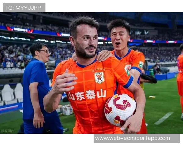 卡扎伊什维利荣膺2025赛季中超最佳球员创27球5助佳绩 卡扎伊什维利荣膺2025赛季中超最佳球员创27球5助佳绩